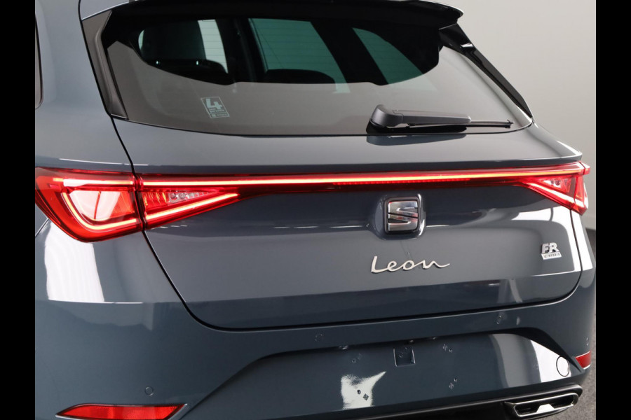 Seat Leon Sportstourer FR Business PHEV 1.5 TSI 204 pk 6 versn. DSG | Black Pack | Trekhaak |  Safe & Driving Pack | | 18 inch