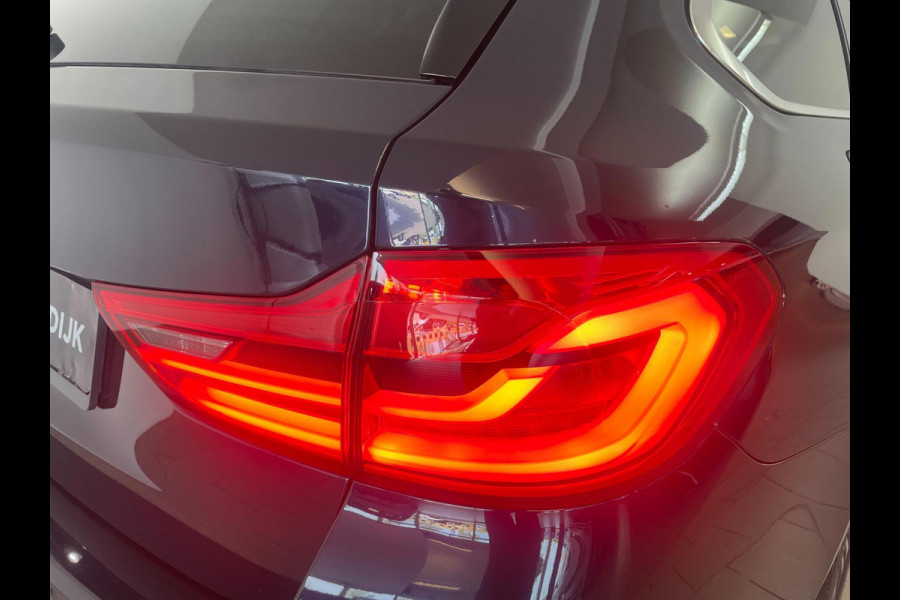 BMW 5 Serie Touring 520i High Executive AUTOMAAT NAVI CRUISE BLUETOOTH LED VERL STUURVERW STOELVERW STOELVENT LEDER NIEUWSTAAT