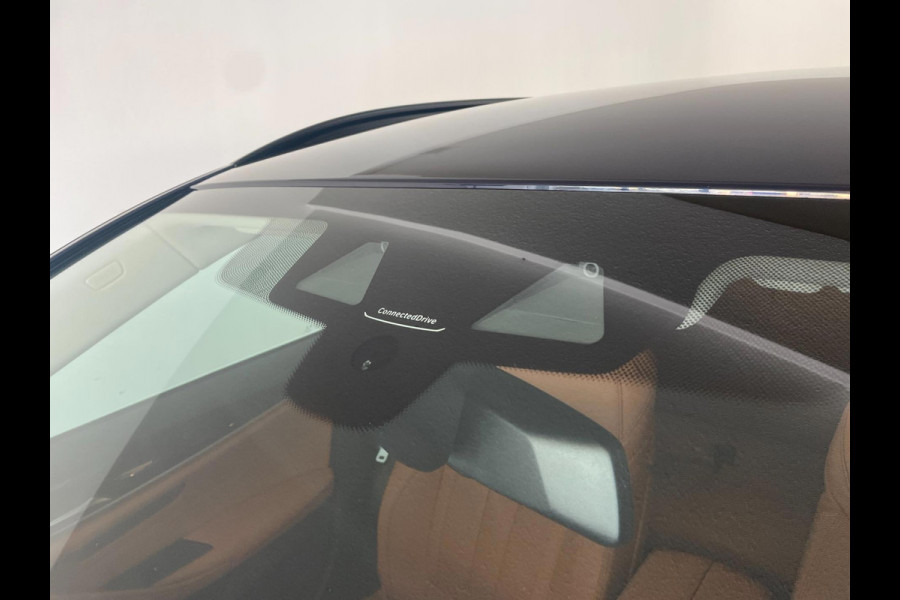 BMW 5 Serie Touring 520i High Executive AUTOMAAT NAVI CRUISE BLUETOOTH LED VERL STUURVERW STOELVERW STOELVENT LEDER NIEUWSTAAT