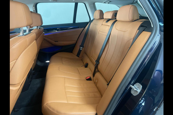BMW 5 Serie Touring 520i High Executive AUTOMAAT NAVI CRUISE BLUETOOTH LED VERL STUURVERW STOELVERW STOELVENT LEDER NIEUWSTAAT