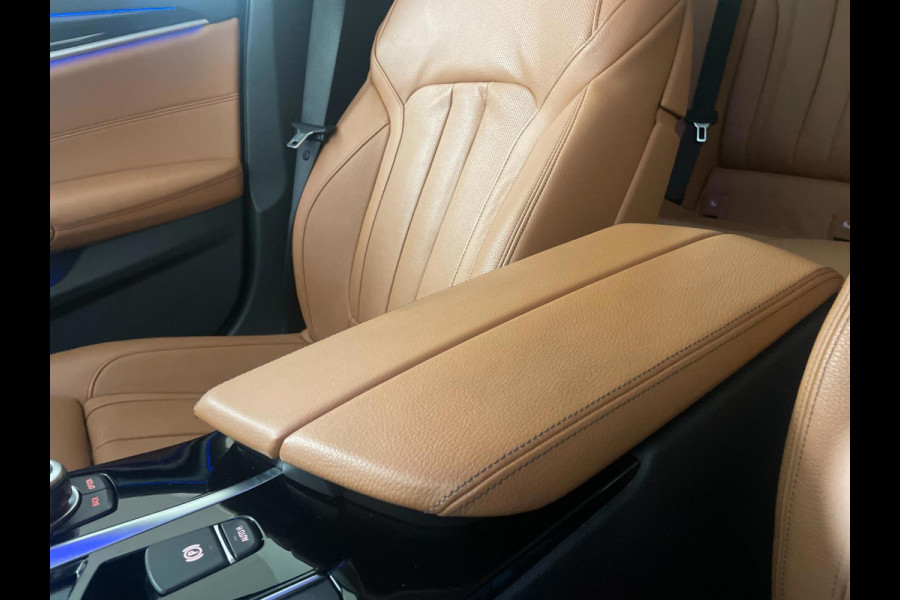 BMW 5 Serie Touring 520i High Executive AUTOMAAT NAVI CRUISE BLUETOOTH LED VERL STUURVERW STOELVERW STOELVENT LEDER NIEUWSTAAT