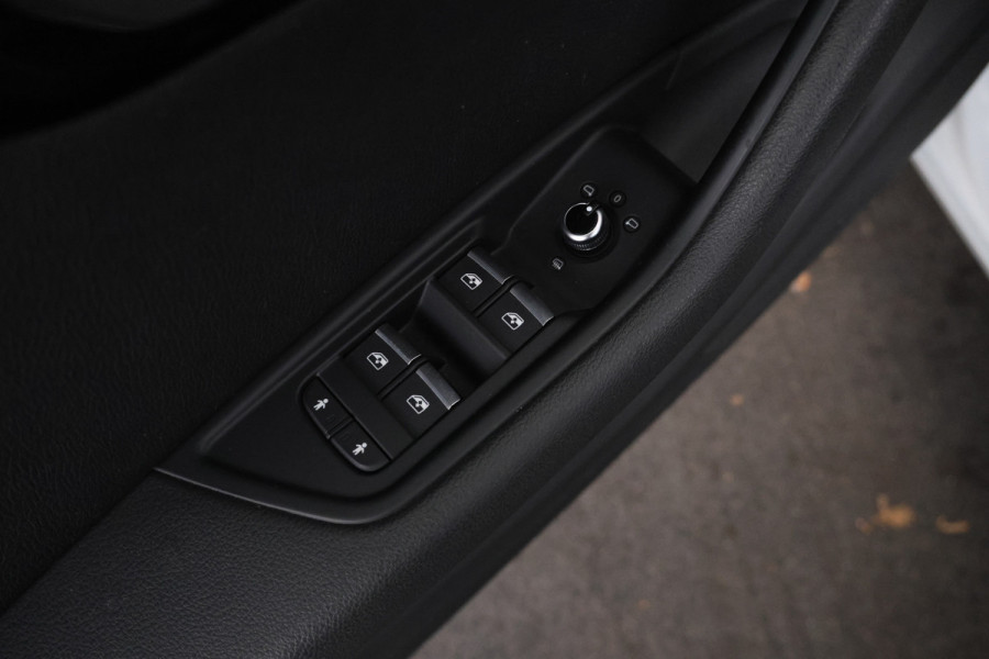 Audi A4 Avant 2.0 TDI Sport Pro Line Automaat, Volleder, Climate