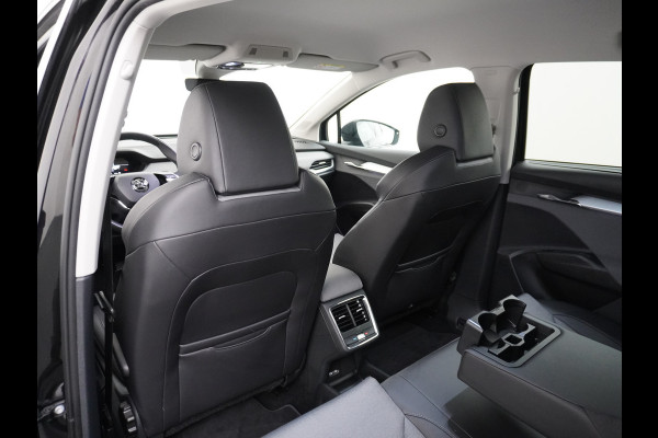 Škoda ENYAQ iV 60 SOH 93% Navi Ecc Adaptive-Cruise Camera Apple Carplay Android Keyless Led Pdc Dab Business Edition Plus Stoelverwarming Bluetooth Dodehoek detector Draadloze tel.lader Rijstrooksensor Regen-Lichtsensor Origineel Nederlandse 1e Eigenaar Auto nieuwprijs €51.910,-