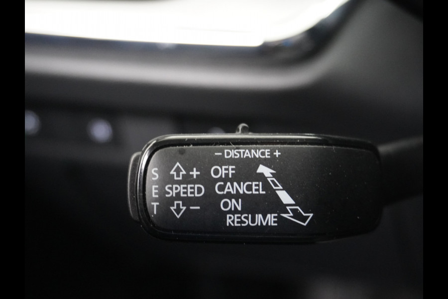 Škoda ENYAQ iV 60 SOH 93% Navi Ecc Adaptive-Cruise Camera Apple Carplay Android Keyless Led Pdc Dab Business Edition Plus Stoelverwarming Bluetooth Dodehoek detector Draadloze tel.lader Rijstrooksensor Regen-Lichtsensor Origineel Nederlandse 1e Eigenaar Auto nieuwprijs €51.910,-