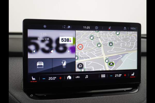 Škoda ENYAQ iV 60 SOH 93% Navi Ecc Adaptive-Cruise Camera Apple Carplay Android Keyless Led Pdc Dab Business Edition Plus Stoelverwarming Bluetooth Dodehoek detector Draadloze tel.lader Rijstrooksensor Regen-Lichtsensor Origineel Nederlandse 1e Eigenaar Auto nieuwprijs €51.910,-