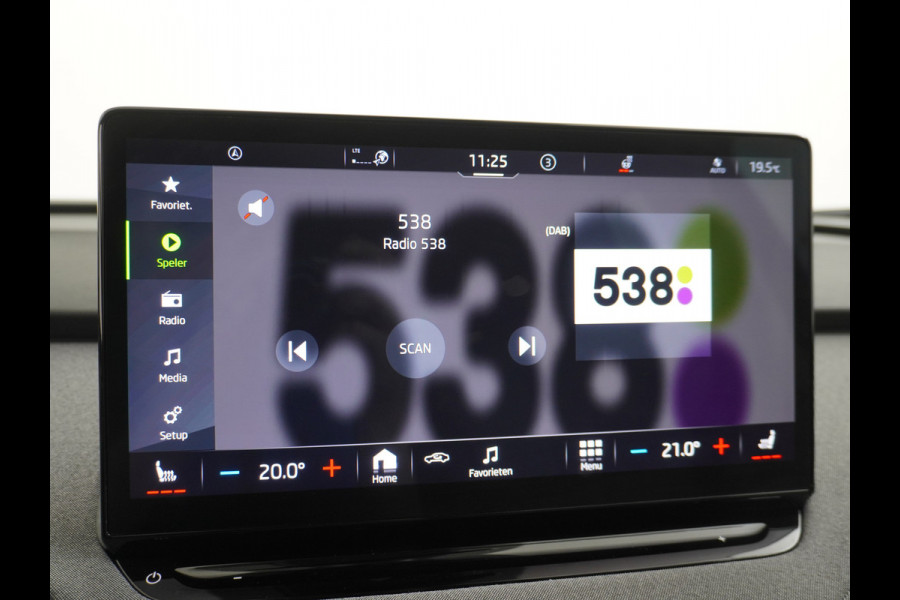 Škoda ENYAQ iV 60 SOH 93% Navi Ecc Adaptive-Cruise Camera Apple Carplay Android Keyless Led Pdc Dab Business Edition Plus Stoelverwarming Bluetooth Dodehoek detector Draadloze tel.lader Rijstrooksensor Regen-Lichtsensor Origineel Nederlandse 1e Eigenaar Auto nieuwprijs €51.910,-