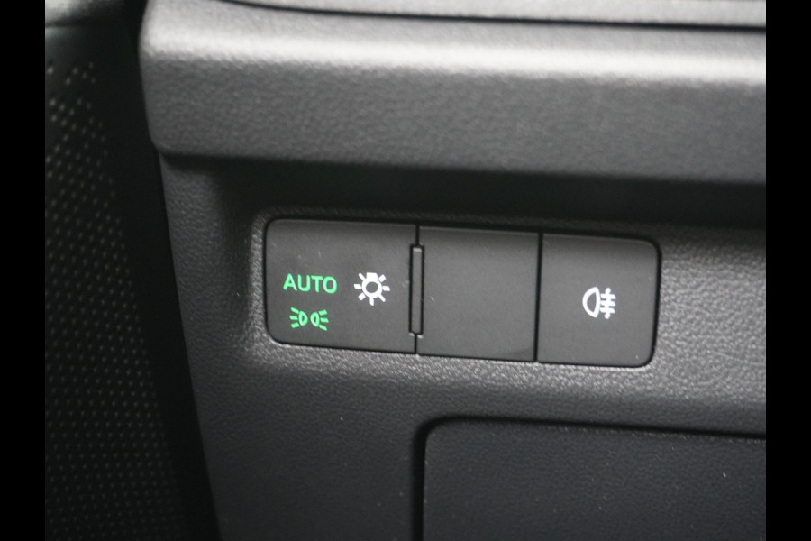 Škoda ENYAQ iV 60 SOH 93% Navi Ecc Adaptive-Cruise Camera Apple Carplay Android Keyless Led Pdc Dab Business Edition Plus Stoelverwarming Bluetooth Dodehoek detector Draadloze tel.lader Rijstrooksensor Regen-Lichtsensor Origineel Nederlandse 1e Eigenaar Auto nieuwprijs €51.910,-