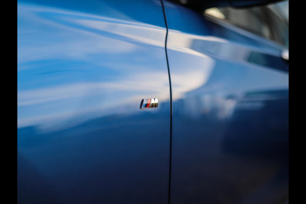 BMW 1-serie 118i Corporate Lease Executive | M-Sport | Shadowline | Leder | Stoelverw. | 18" LM