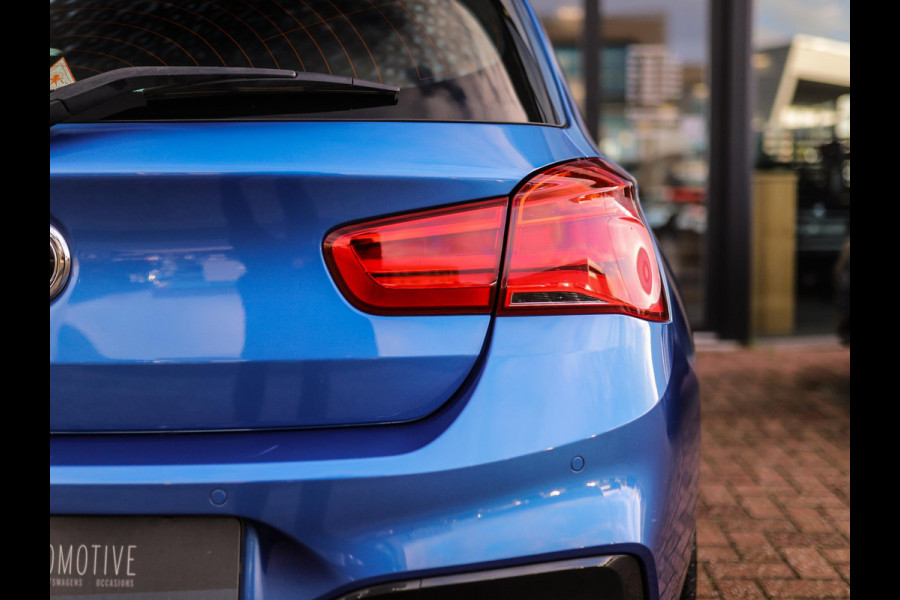 BMW 1-serie 118i Corporate Lease Executive | M-Sport | Shadowline | Leder | Stoelverw. | 18" LM
