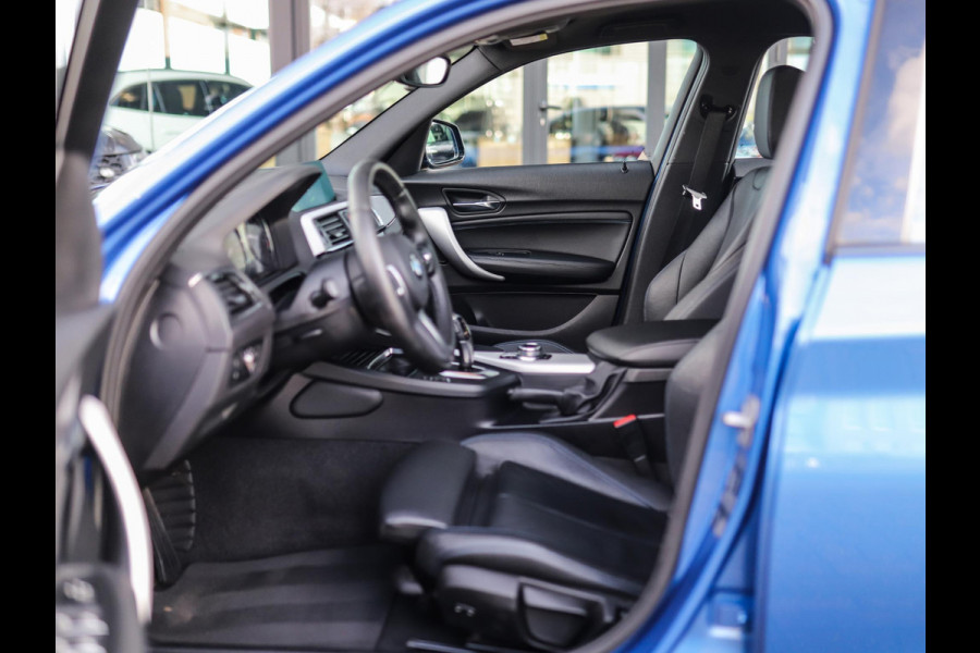 BMW 1-serie 118i Corporate Lease Executive | M-Sport | Shadowline | Leder | Stoelverw. | 18" LM