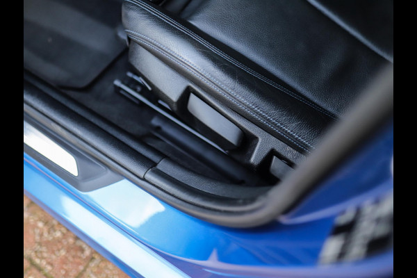 BMW 1-serie 118i Corporate Lease Executive | M-Sport | Shadowline | Leder | Stoelverw. | 18" LM