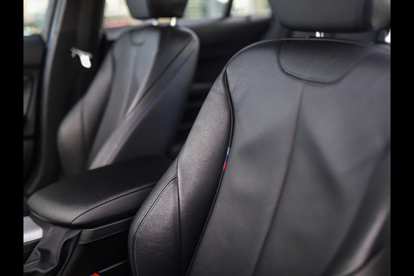 BMW 1-serie 118i Corporate Lease Executive | M-Sport | Shadowline | Leder | Stoelverw. | 18" LM