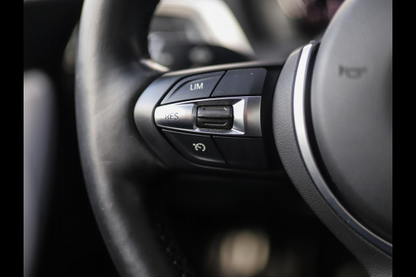 BMW 1-serie 118i Corporate Lease Executive | M-Sport | Shadowline | Leder | Stoelverw. | 18" LM