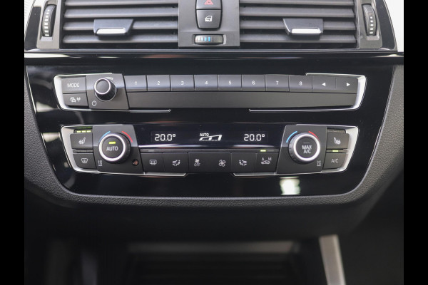 BMW 1-serie 118i Corporate Lease Executive | M-Sport | Shadowline | Leder | Stoelverw. | 18" LM