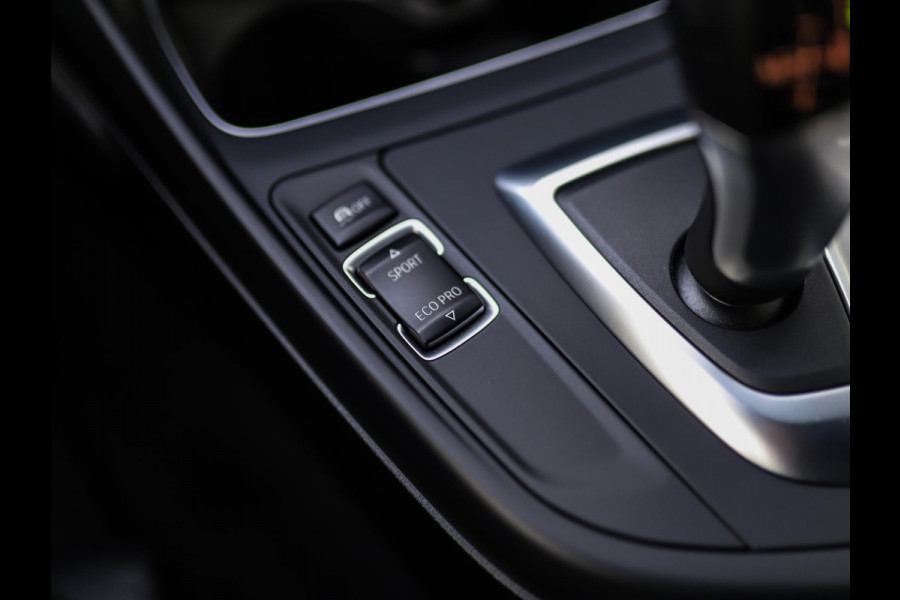 BMW 1-serie 118i Corporate Lease Executive | M-Sport | Shadowline | Leder | Stoelverw. | 18" LM