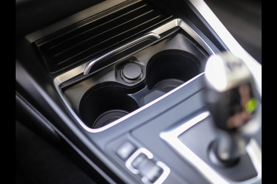 BMW 1-serie 118i Corporate Lease Executive | M-Sport | Shadowline | Leder | Stoelverw. | 18" LM