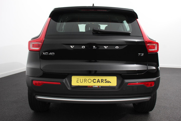 Volvo XC40 1.5 T3 163pk Automaat Momentum Navigatie Apple Carplay/Android Auto Stoelverwarming Parkeersensoren Adaptive Cruise Control Virtual Cockpit LED kop- en mistlampen Draadloos laden Sensus Connect met High Performance Sound