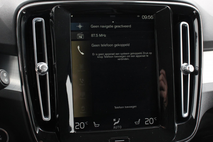 Volvo XC40 1.5 T3 163pk Automaat Momentum Navigatie Apple Carplay/Android Auto Stoelverwarming Parkeersensoren Adaptive Cruise Control Virtual Cockpit LED kop- en mistlampen Draadloos laden Sensus Connect met High Performance Sound