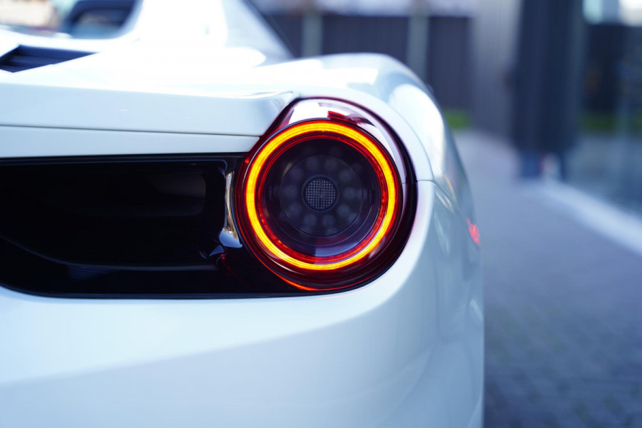 Ferrari 488 3.9 Spider HELE Passenger Display Carbon Lifting