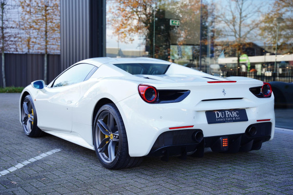 Ferrari 488 3.9 Spider HELE Passenger Display Carbon Lifting