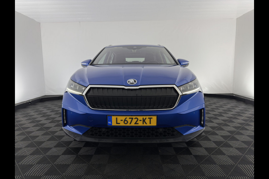 Škoda ENYAQ iV 80 [ 3-Fase ] {SOH-88% } (INCL-BTW) *LEATHER-FABRIC | FULL-LED | DIGI-COCKPIT | CAMERA | KEYLESS | NAVI-FULLMAP | AMBIENT-LIGHT | ECC | HEATED-COMFORTSEATS | DAB+ | PDC | CRUISE | CARPLAY | TOWBAR | 19"ALU*