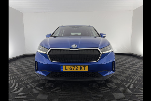 Škoda ENYAQ iV 80 [ 3-Fase ] {SOH-88% } (INCL-BTW) *LEATHER-FABRIC | FULL-LED | DIGI-COCKPIT | CAMERA | KEYLESS | NAVI-FULLMAP | AMBIENT-LIGHT | ECC | HEATED-COMFORTSEATS | DAB+ | PDC | CRUISE | CARPLAY | TOWBAR | 19"ALU*