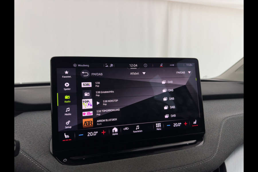 Škoda ENYAQ iV 80 [ 3-Fase ] {SOH-88% } (INCL-BTW) *LEATHER-FABRIC | FULL-LED | DIGI-COCKPIT | CAMERA | KEYLESS | NAVI-FULLMAP | AMBIENT-LIGHT | ECC | HEATED-COMFORTSEATS | DAB+ | PDC | CRUISE | CARPLAY | TOWBAR | 19"ALU*