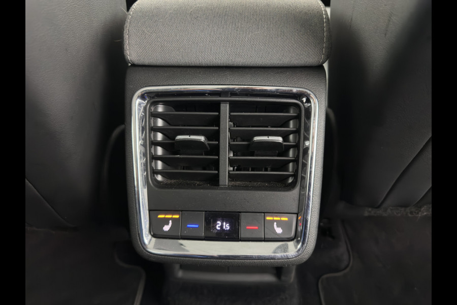 Škoda ENYAQ iV 80 [ 3-Fase ] {SOH-88% } (INCL-BTW) *LEATHER-FABRIC | FULL-LED | DIGI-COCKPIT | CAMERA | KEYLESS | NAVI-FULLMAP | AMBIENT-LIGHT | ECC | HEATED-COMFORTSEATS | DAB+ | PDC | CRUISE | CARPLAY | TOWBAR | 19"ALU*