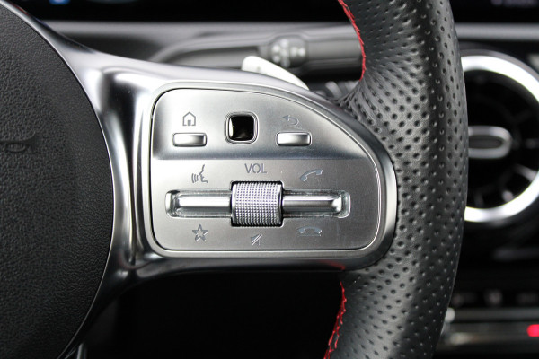 Mercedes-Benz A-Klasse 180 Business Solution AMG | NAP | CAMERA | CARPLAY | STOELVERW | AMG-LINE
