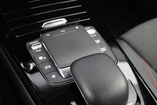 Mercedes-Benz A-Klasse 180 Business Solution AMG | NAP | CAMERA | CARPLAY | STOELVERW | AMG-LINE