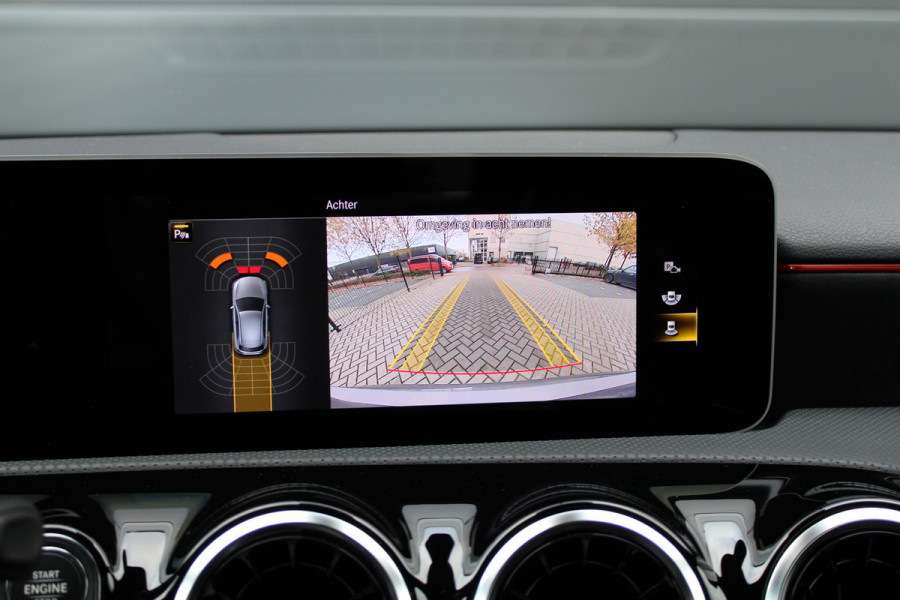 Mercedes-Benz A-Klasse 180 Business Solution AMG | NAP | CAMERA | CARPLAY | STOELVERW | AMG-LINE