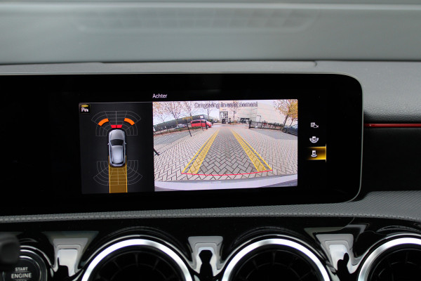 Mercedes-Benz A-Klasse 180 Business Solution AMG | NAP | CAMERA | CARPLAY | STOELVERW | AMG-LINE