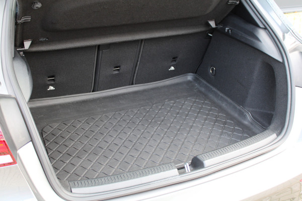 Mercedes-Benz A-Klasse 180 Business Solution AMG | NAP | CAMERA | CARPLAY | STOELVERW | AMG-LINE