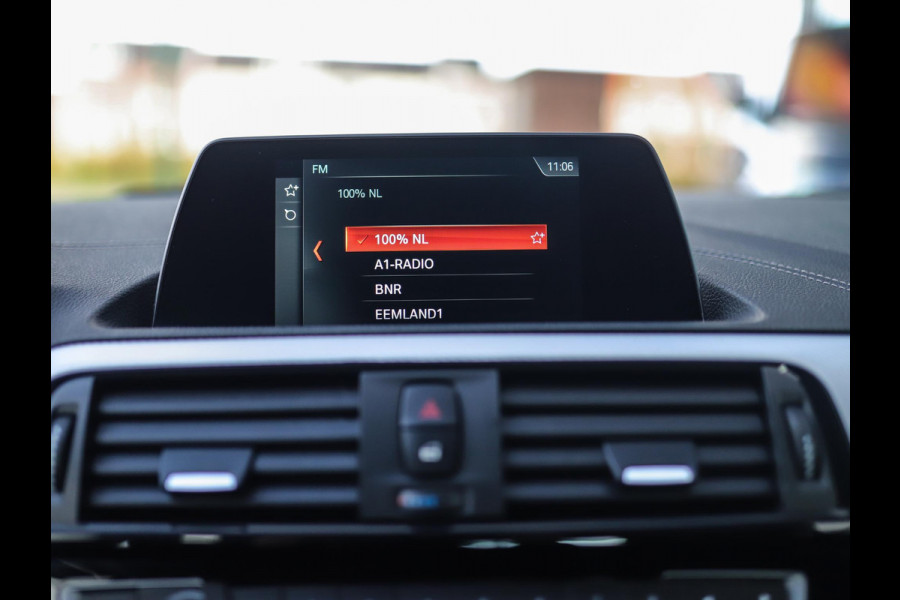 BMW 1-serie 118i Corporate Lease Executive | M-Sport | Shadowline | Leder | Stoelverw. | 18" LM