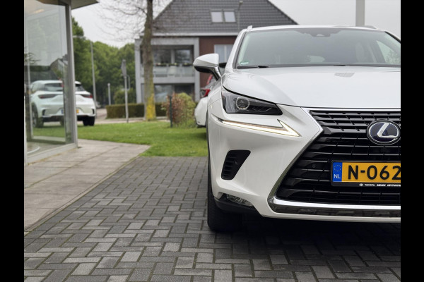 Lexus NX 300h AWD Luxury Line | Groot Scherm, Adaptive cruise control, Leer, Stoelverwarming, Parkeersensoren, Elektrische achterklep, 18