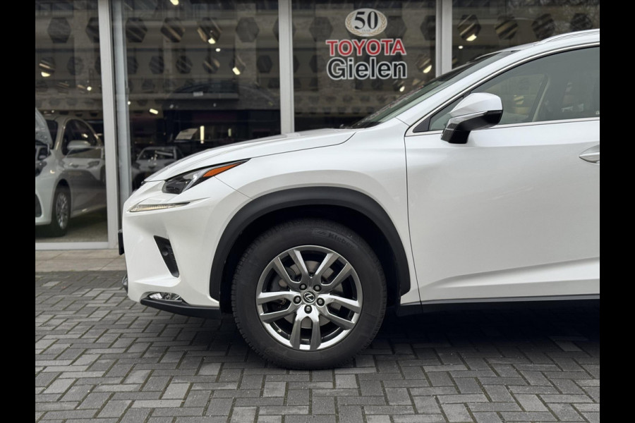 Lexus NX 300h AWD Luxury Line | Groot Scherm, Adaptive cruise control, Leer, Stoelverwarming, Parkeersensoren, Elektrische achterklep, 18