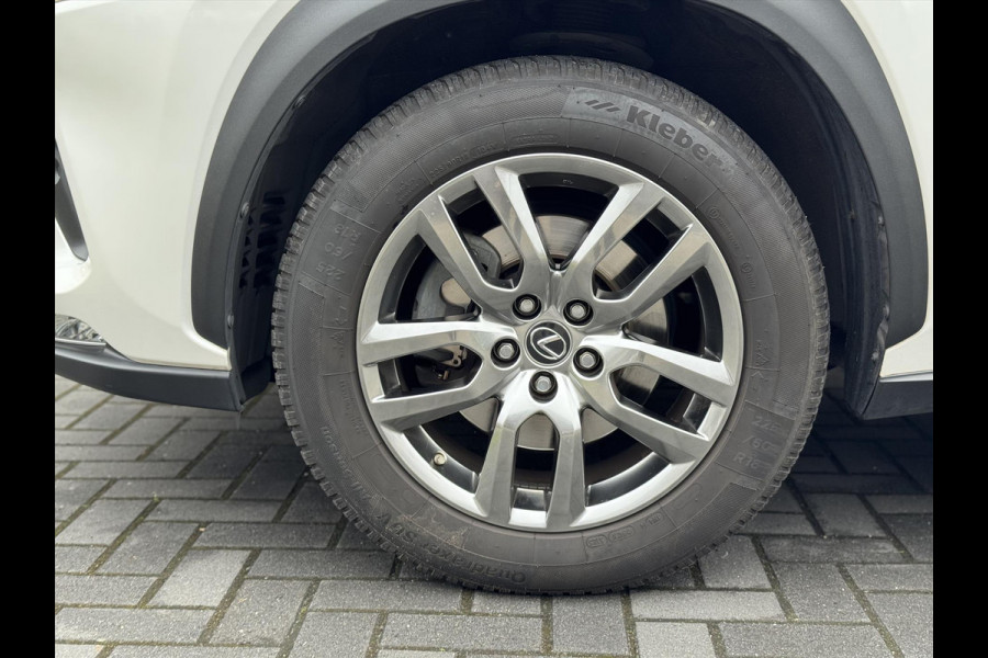Lexus NX 300h AWD Luxury Line | Groot Scherm, Adaptive cruise control, Leer, Stoelverwarming, Parkeersensoren, Elektrische achterklep, 18