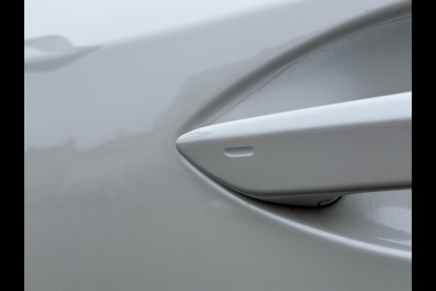 Lexus NX 300h AWD Luxury Line | Groot Scherm, Adaptive cruise control, Leer, Stoelverwarming, Parkeersensoren, Elektrische achterklep, 18