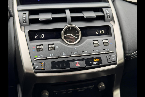 Lexus NX 300h AWD Luxury Line | Groot Scherm, Adaptive cruise control, Leer, Stoelverwarming, Parkeersensoren, Elektrische achterklep, 18