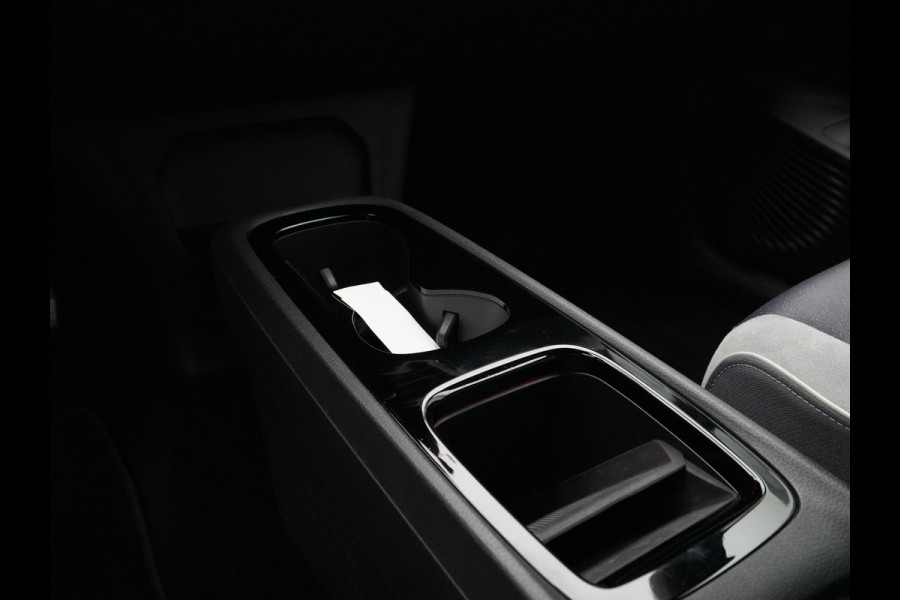 Volkswagen ID.3 First Plus 58 kWh 204pk Camera Navigatie Carplay Stoel/Stuurverwarming Pdc Acc 89