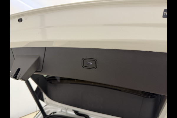 Volvo EX30 Extended Range Plus 69 kWh | 7000,- korting | Apple carplay | 20" velgen | H&K Audio | ACC | Blis | Camera