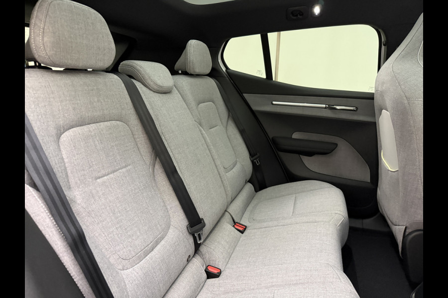 Volvo EX30 Extended Range Plus 69 kWh | 7000,- korting | Apple carplay | 20" velgen | H&K Audio | ACC | Blis | Camera