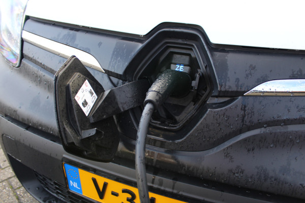 Renault Kangoo Z.E. 33 kWh (koopaccu) ✓ Airco ✓ R-Link navigatie ✓ Schuifdeur ✓ 100% elektro