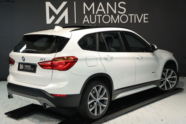 BMW X1 XDrive20i High Executive / PANO / KEYLESS / CAMERA / STUUR+STOELVERW