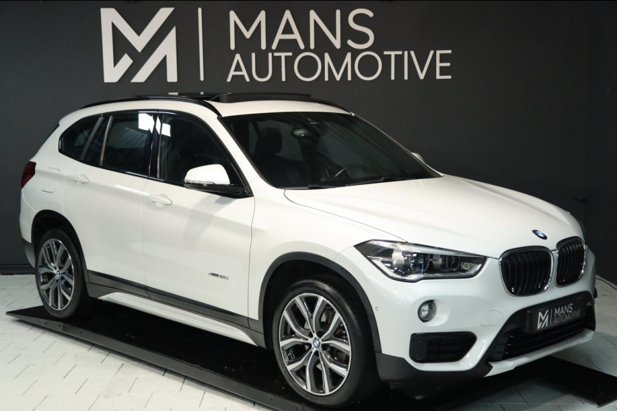 BMW X1 XDrive20i High Executive / PANO / KEYLESS / CAMERA / STUUR+STOELVERW