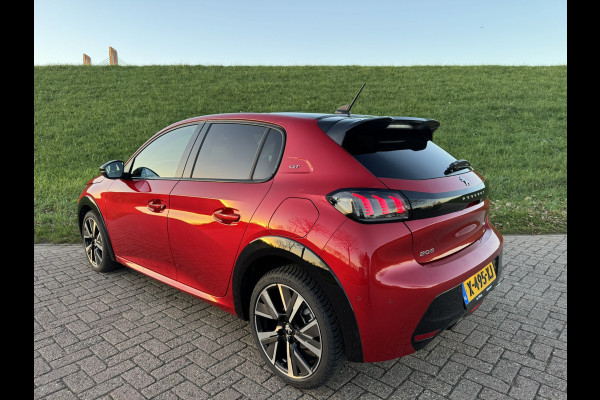 Peugeot 208 1.2 PureTech GT Pack Massagestoel | Stoelverwarming |Pano | Camera | Apple Carplay