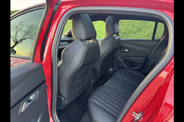 Peugeot 208 1.2 PureTech GT Pack Massagestoel | Stoelverwarming |Pano | Camera | Apple Carplay