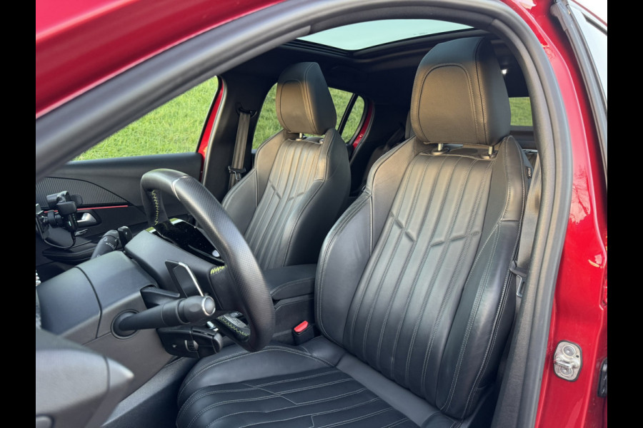 Peugeot 208 1.2 PureTech GT Pack Massagestoel | Stoelverwarming |Pano | Camera | Apple Carplay