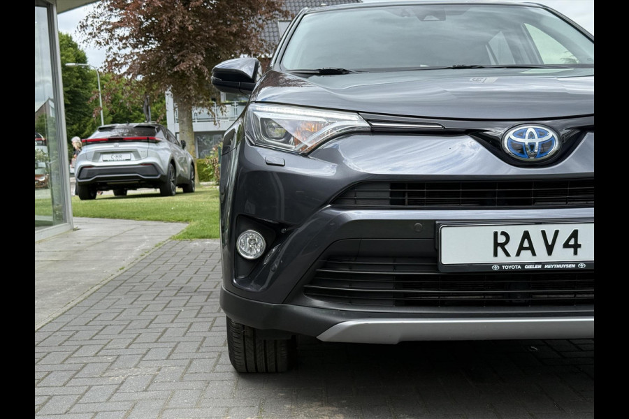 Toyota RAV4 2.5 Hybrid AWD Style | Navigatie, Stoel + Stuurverwarming, Parkeersensoren, Keyless, 18 inch, 1.650KG Trekgewicht, 4X4