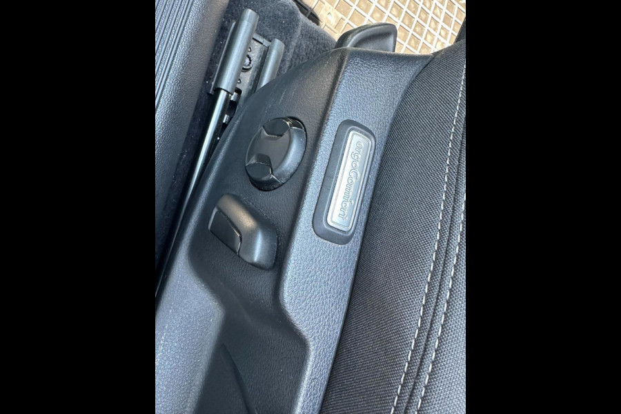 Volkswagen Passat 1.5 TSI Comfortline Business/ CarPlay/ DSG/ PDC V+A